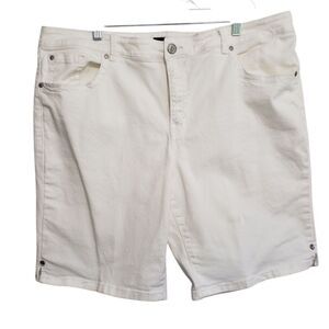 Nine West Women's White Shorts, Size 18